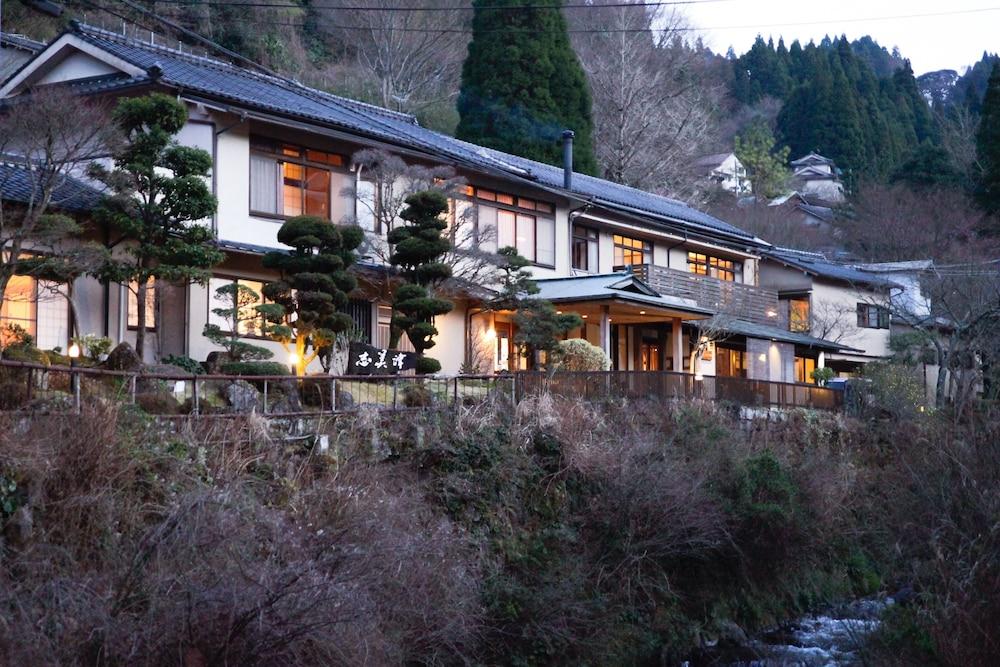 Shimizu Ryokan — 4-Star Luxury Hotel in Yufu, Japan