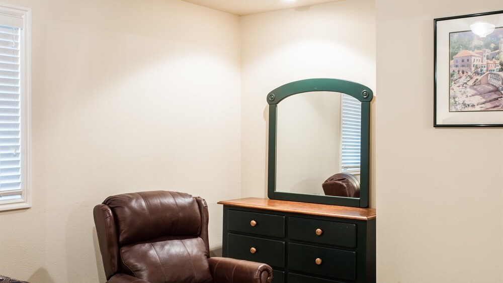 Desert Springs At Las Palmas Resort 4 Bedroom Apts - photo 6