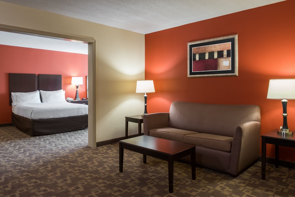 Holiday Inn Express & Suites Lexington Dtwn Area Keenland by IHG - photo 12
