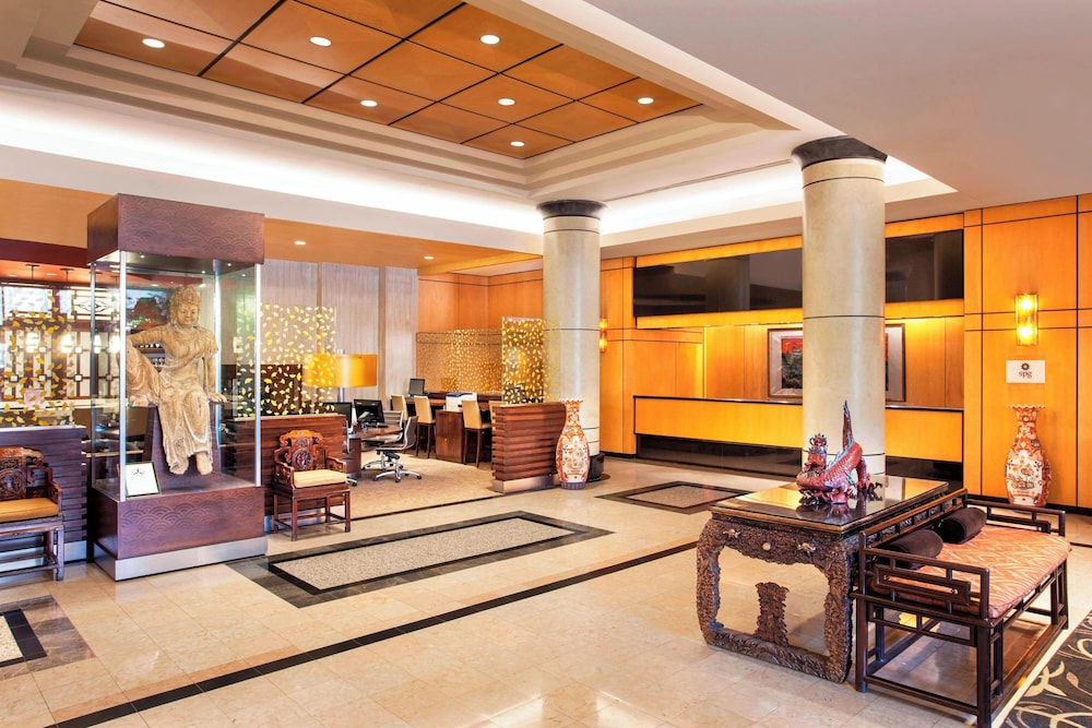 Sheraton LaGuardia East Hotel - photo 2