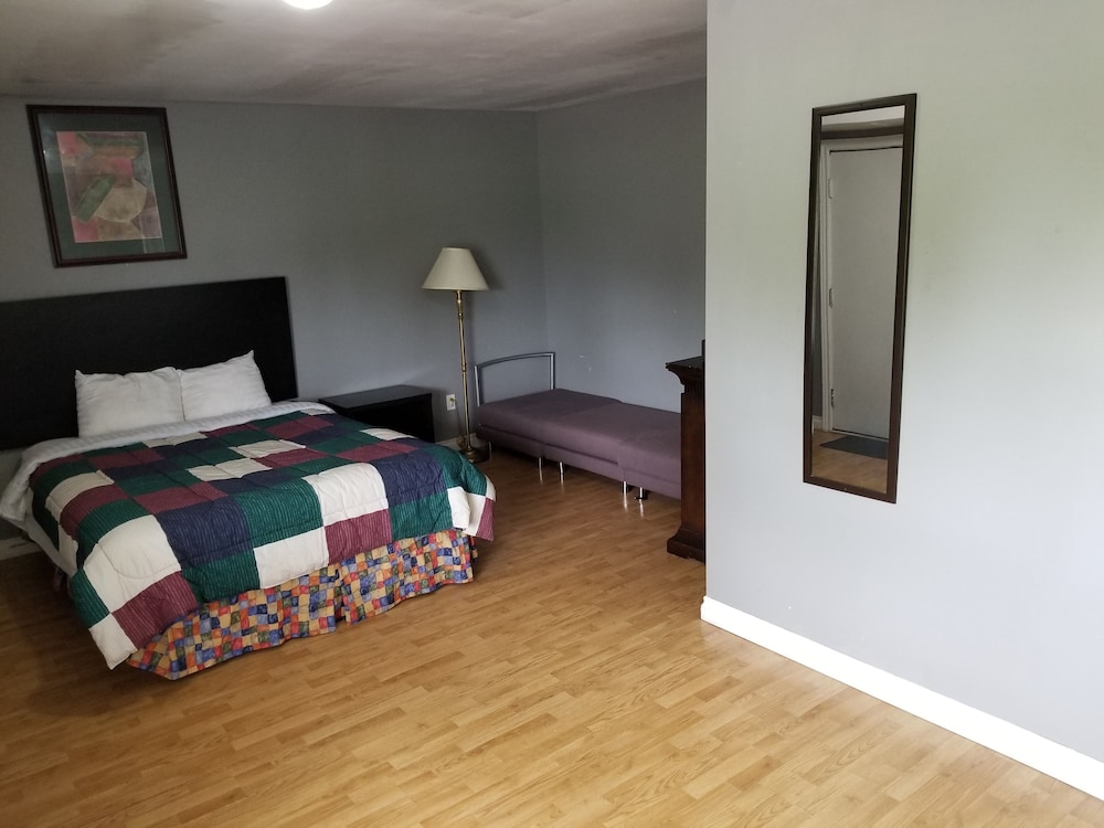 Eastwood Motel — Woodstock