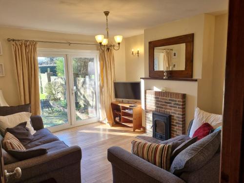 Maryland Cottage Nr Gatwick 20695019 — Godstone