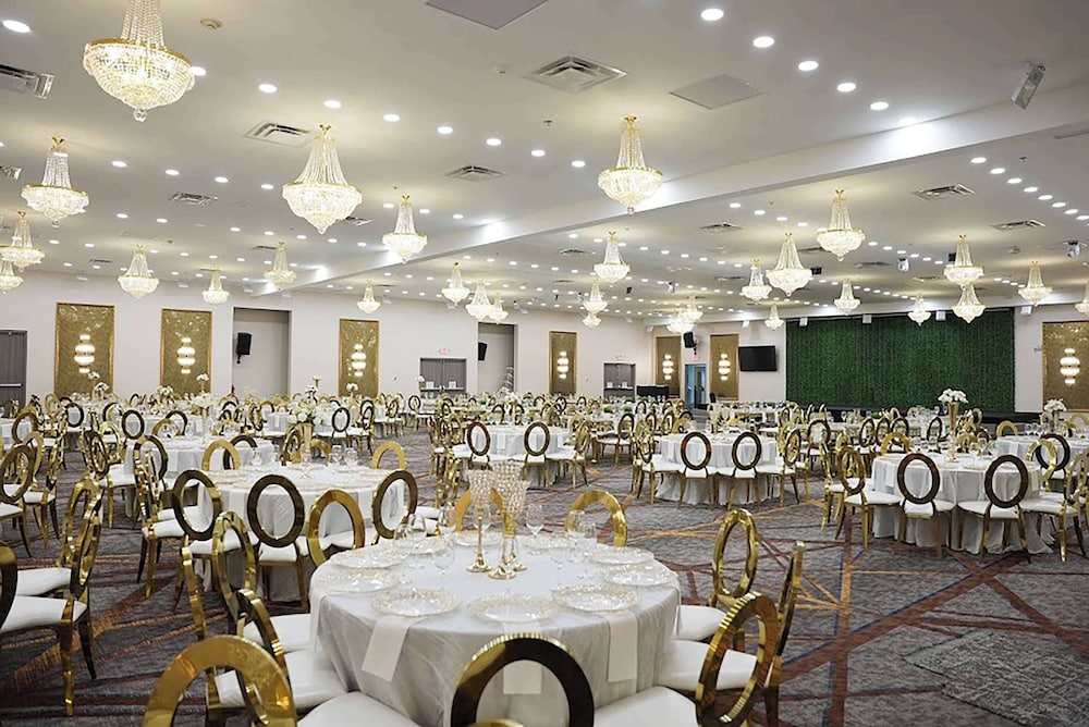 Ramada by Wyndham DFW Airport - photo 17