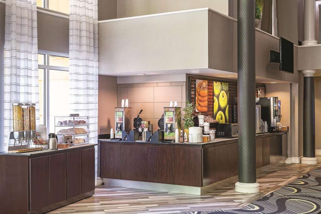 La Quinta Inn & Suites by Wyndham Univ Area Chapel Hill - photo 38