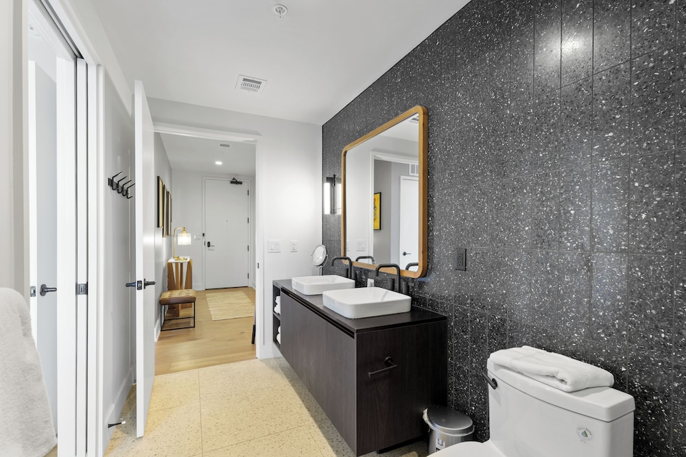 Austin Condo Hotel - photo 762