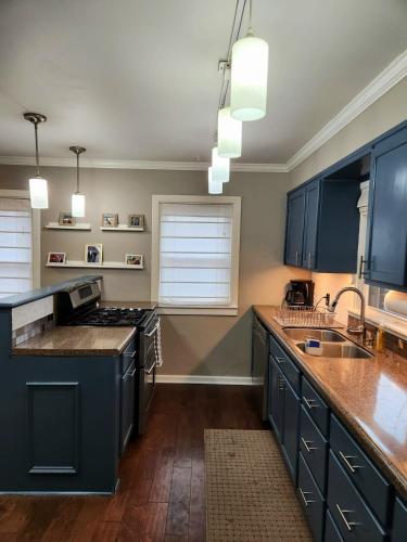 Large Cozy House Near NexusPark Air Hockey — 4-Star Luxury Hotel in Columbus, United States