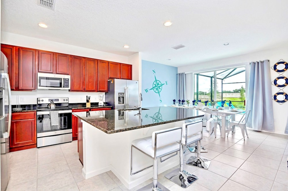8BR Family Resort Home With Pool & Theatre - photo 11