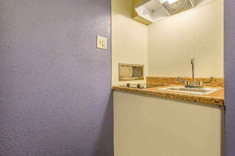 Inn At Lebanon - photo 25