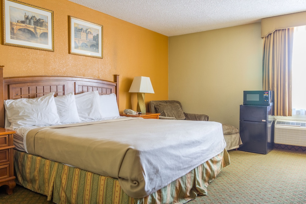 A Victory Inn Tolleson - photo 5