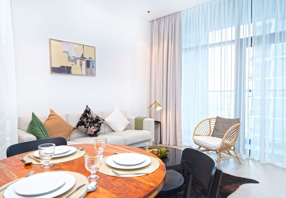 EasyGo Northside Tower 2 Canal View - last minute hotel in Dubai