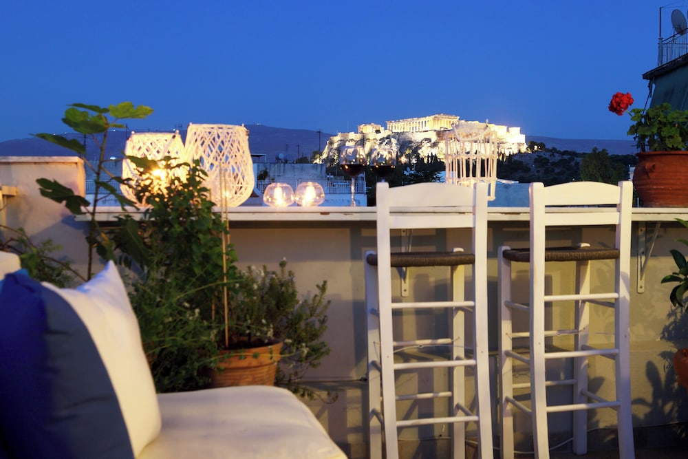 Live in Athens THISEIO Residency Our first love #01 — 4-Star Luxury Hotel in Athens, Greece