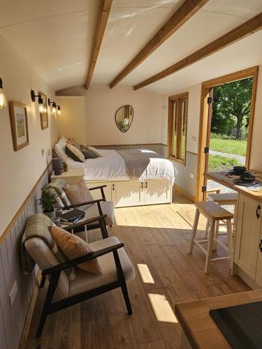 Stoodley View Shepherd Huts — hotel in Todmorden