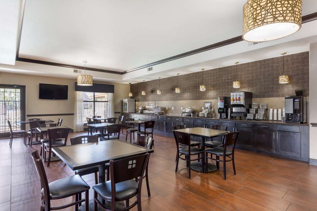Best Western Plus Classic Inn & Suites - photo 34