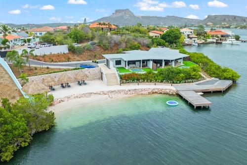Dolce Vita Beach Waterfront Bungalows with Private Beach in Willemstad, CURAÇAO