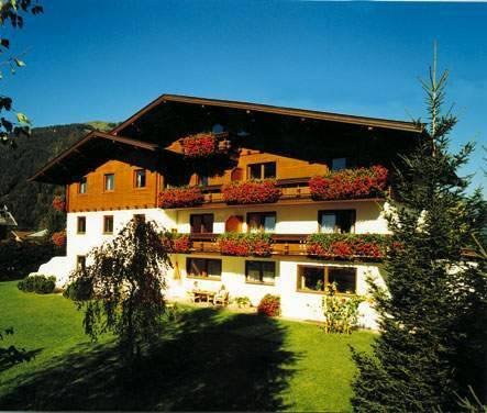 Appartementhaus Hüttenberger — 4-Star Luxury Hotel in Erpfendorf, Austria