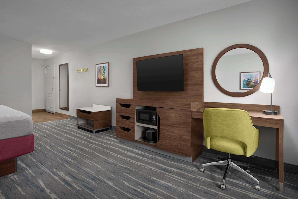 Hampton Inn Yorkville - photo 17