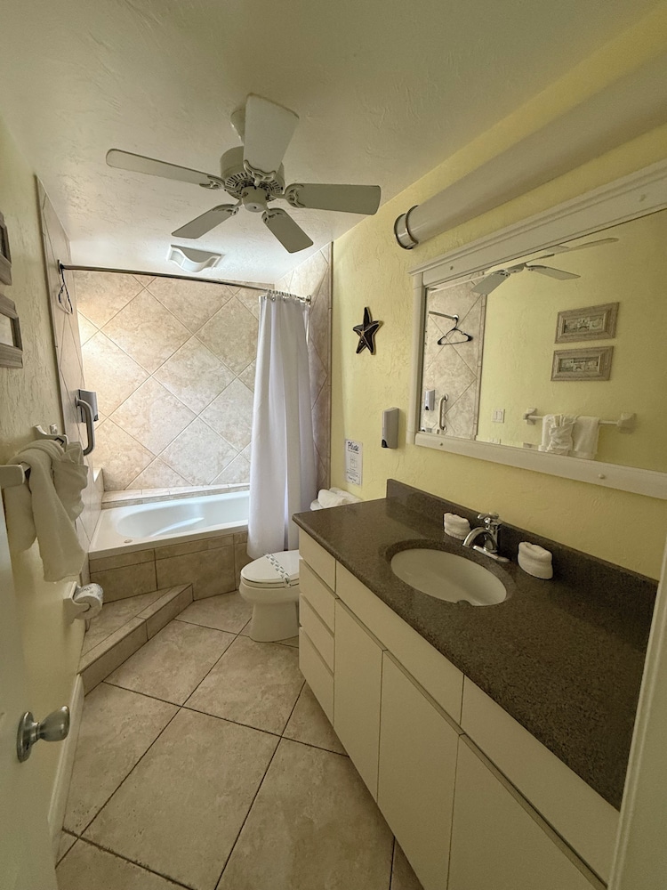 Siesta Key Inn - photo 26
