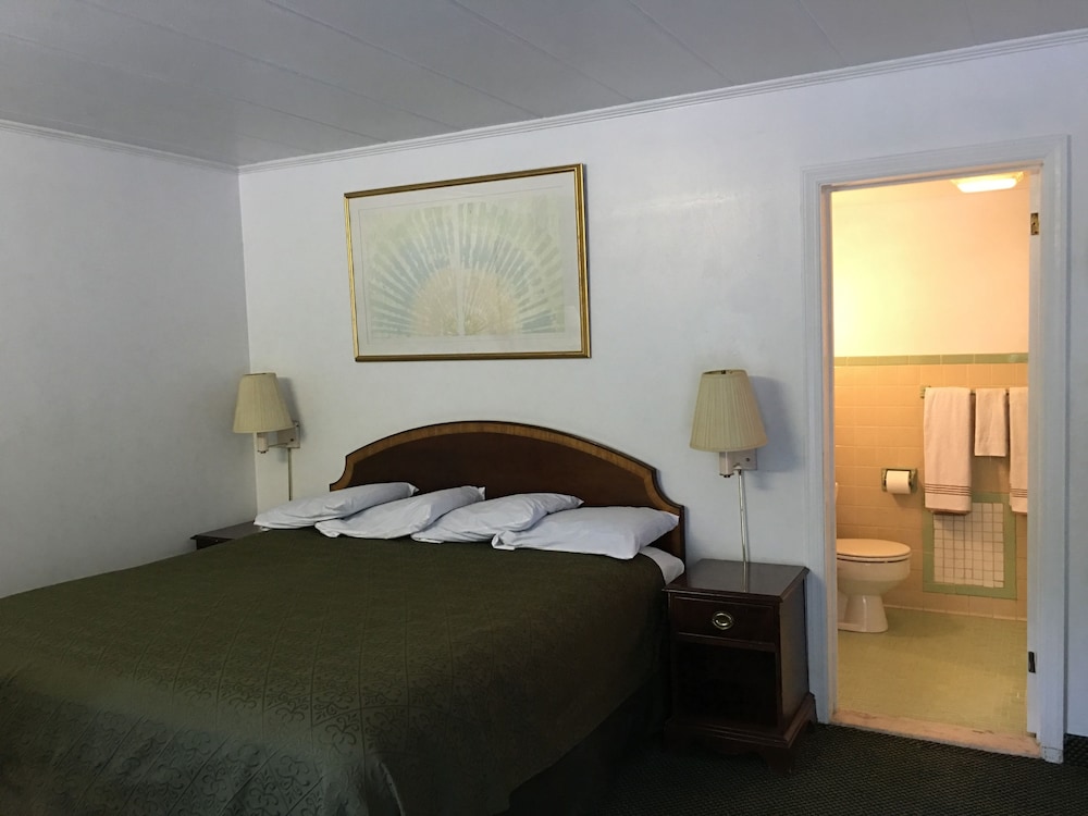 Relax Inn Altoona - photo 62