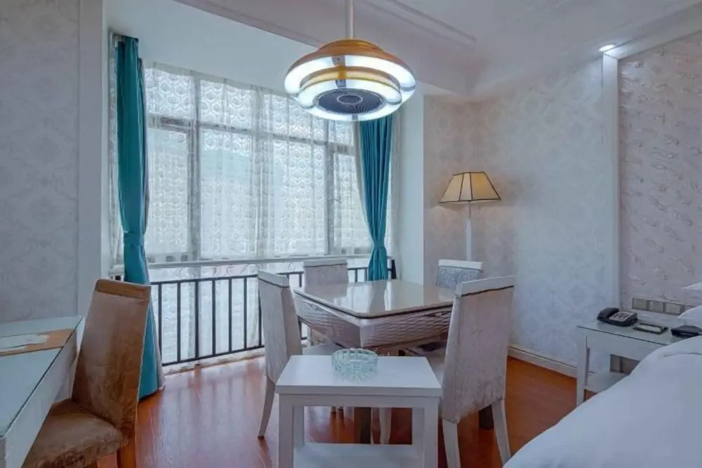 Vienna Hotel - last minute hotel in Guankou