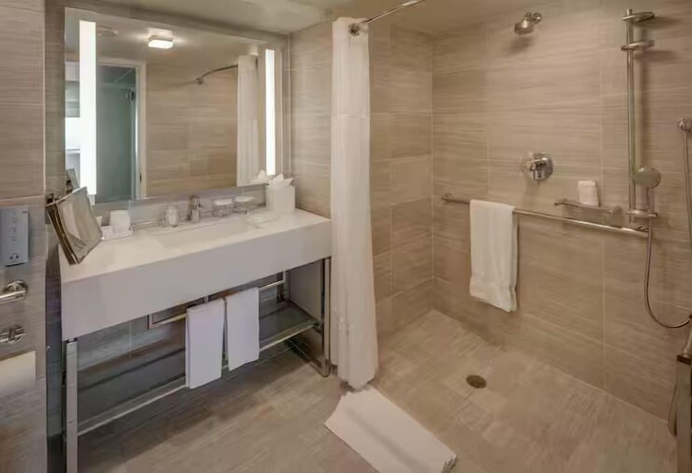 Millennium Hilton New York One UN Plaza - photo 56