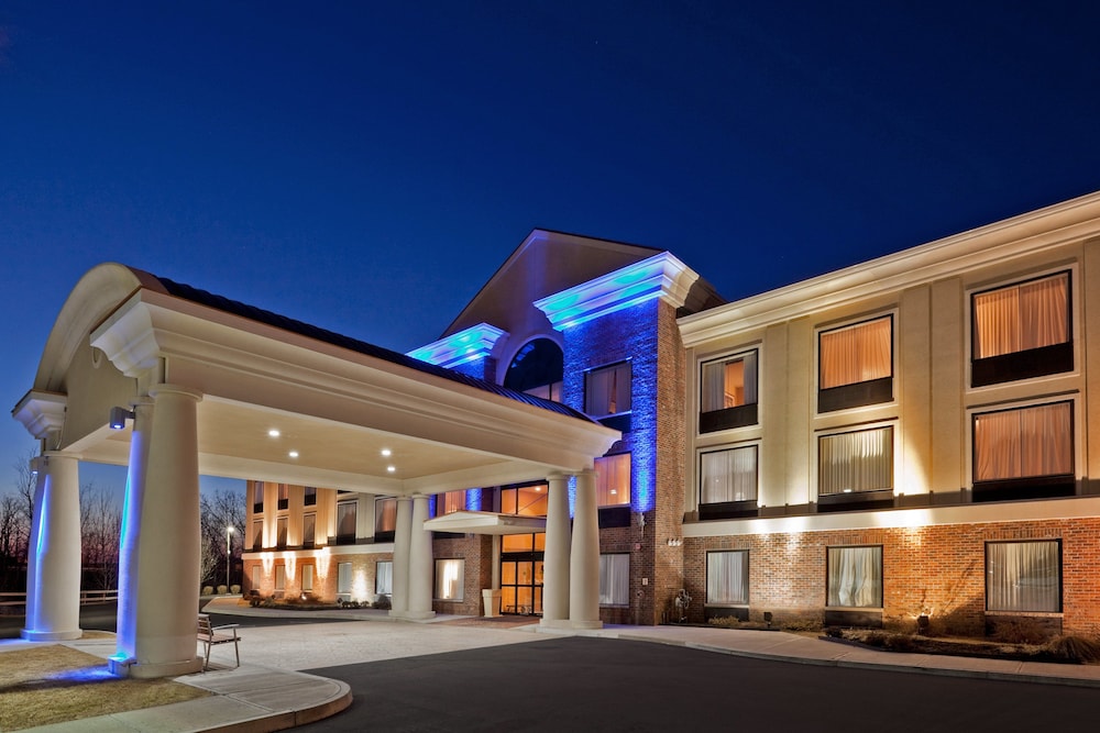 Holiday Inn Express Suites Clifton Park By Ihg — Albany