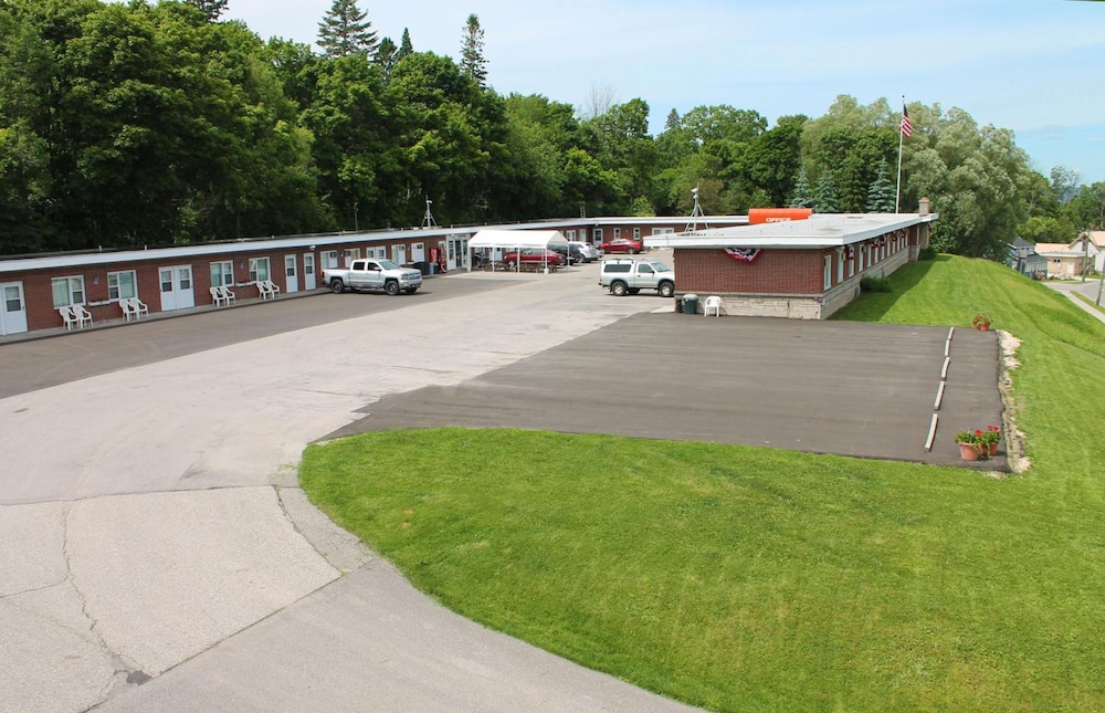 Budget Host Crestview Inn - photo 25