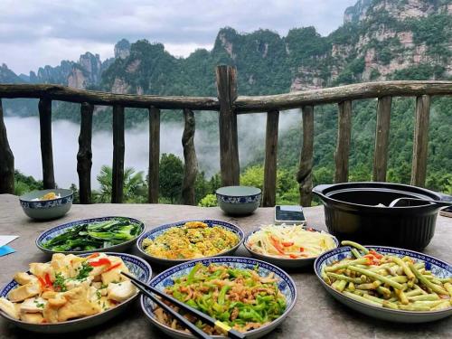PeakMist Retreat Inside ZhangJiaJie Forest Park - last minute hotel in Zhangjiajie