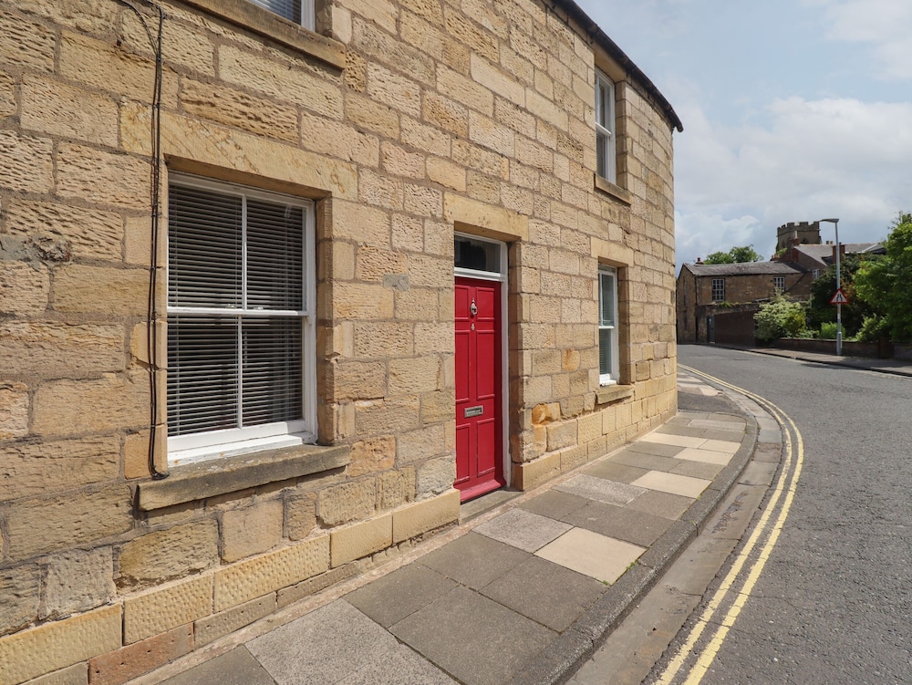White Feathers in Alnwick, United Kingdom