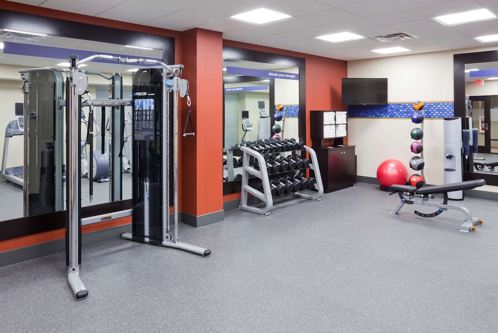 Hampton Inn Minneapolis Roseville - photo 31