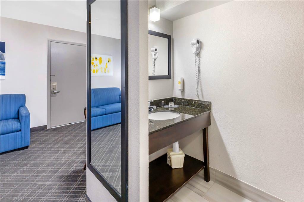Comfort Inn Bourbonnais near I 57 - photo 26