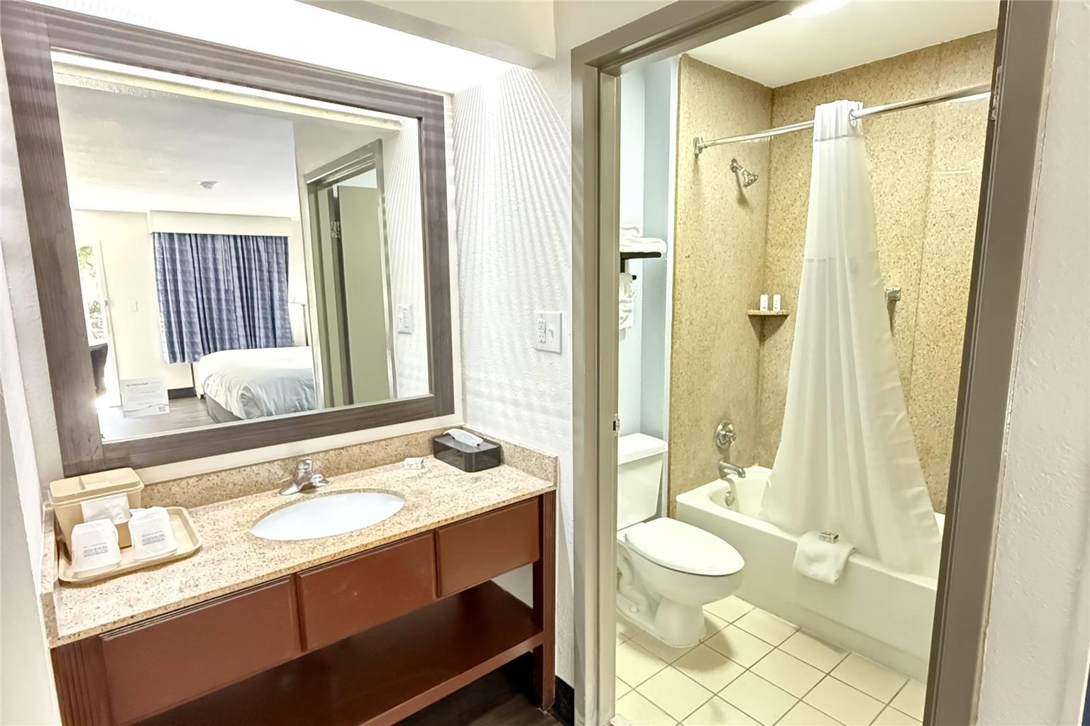 Baymont by Wyndham Tallahassee - photo 24