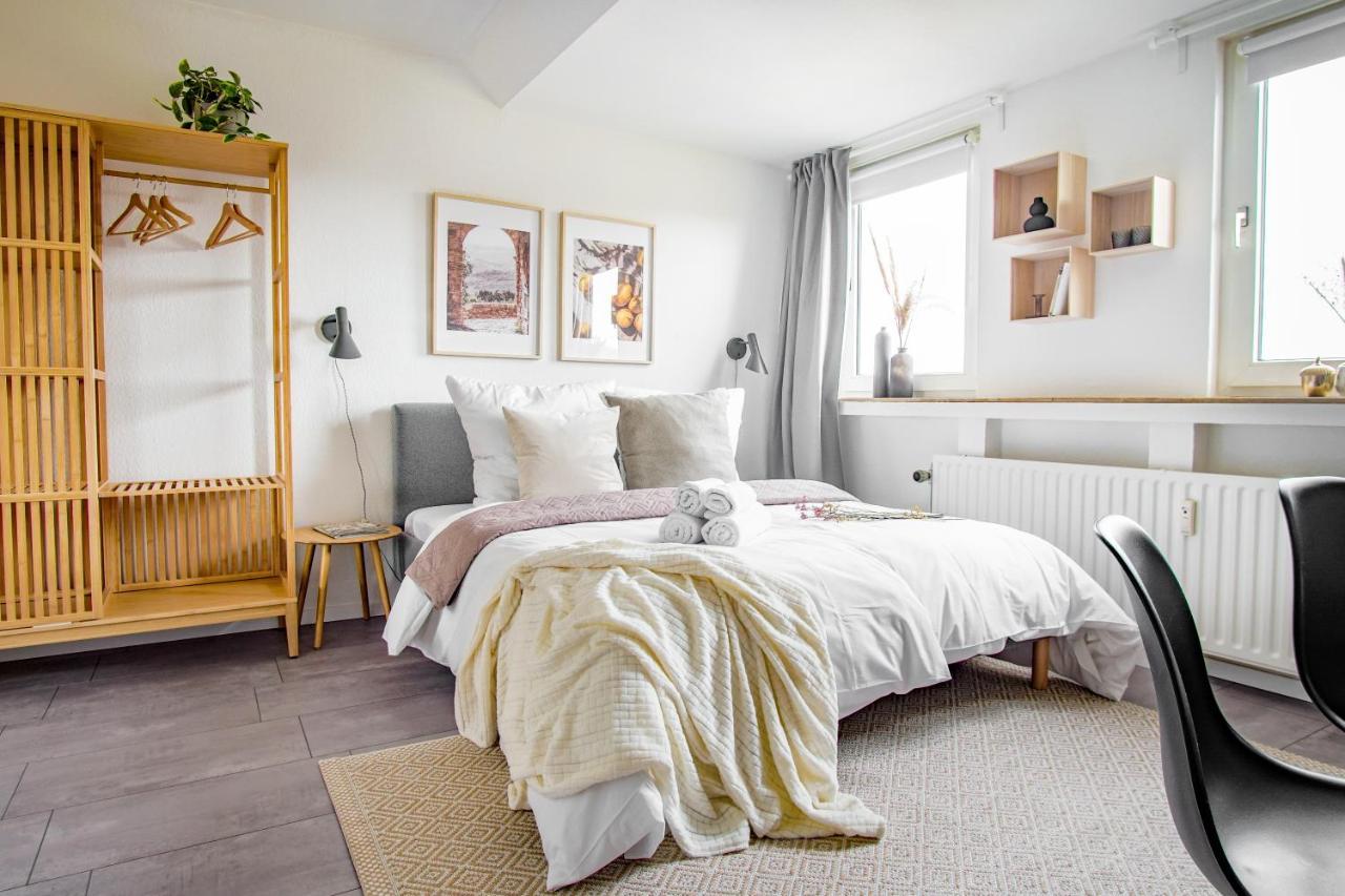 Homefy Studio Sky — 4-Star Luxury Hotel in Essen, Germany
