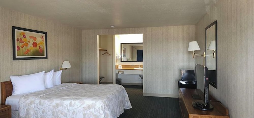 Orland Inn - photo 16