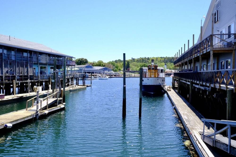 Fishermans Wharf Inn - photo 16