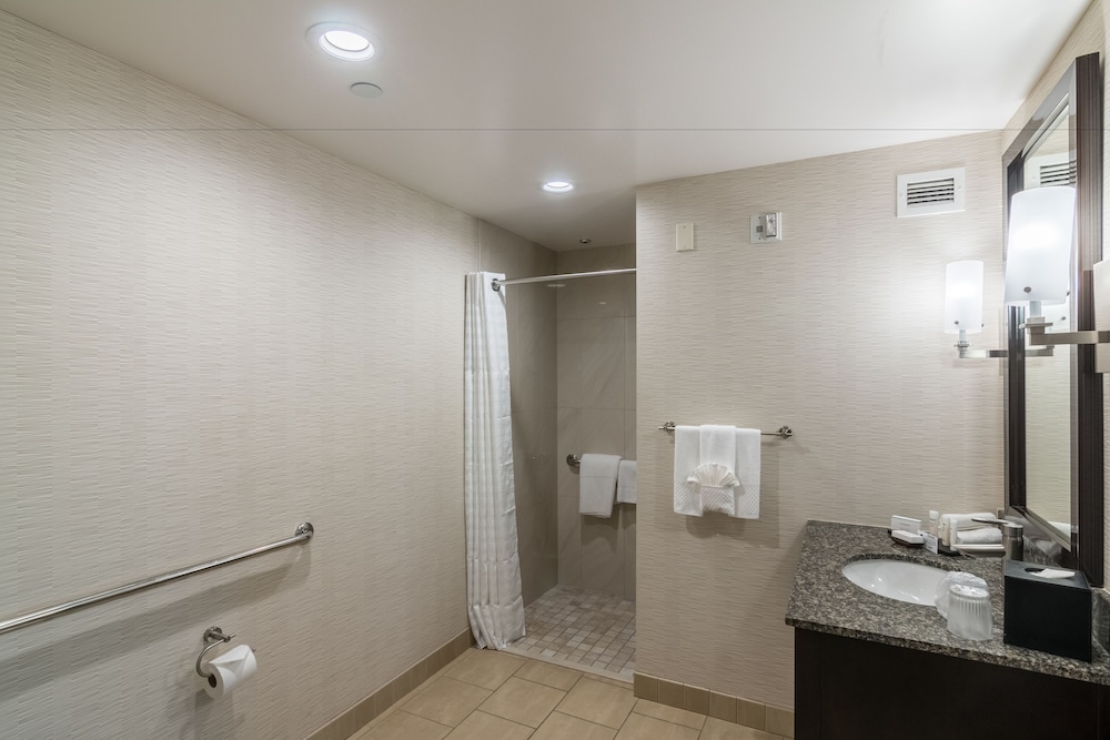 Embassy Suites Palmdale - photo 21