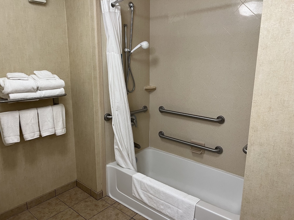Hampton Inn & Suites Barstow - photo 39