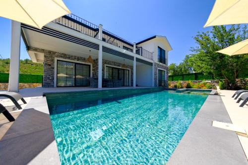 Misty Mountain Luxury Villa Fethiye Yesiluzumlu by Sunworld Villas — 4-Star Luxury Hotel in Fethiye, Turkey