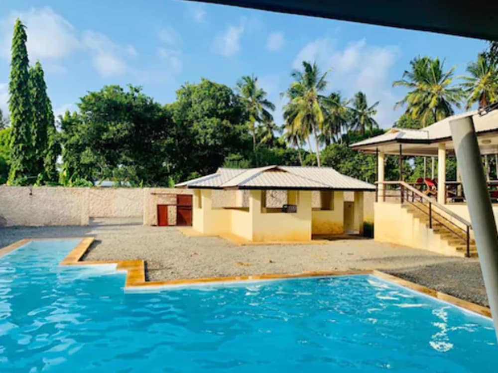 Mtwapa Coast Breeze — Mombasa
