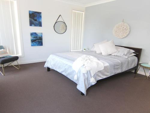 Reflections G01 On The Lake — 4-Star Luxury Hotel in Forster, Australia