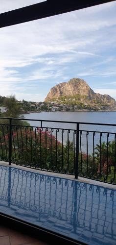 Anna&Miky beach house — 4-Star Luxury Hotel in Santa Flavia, Italy