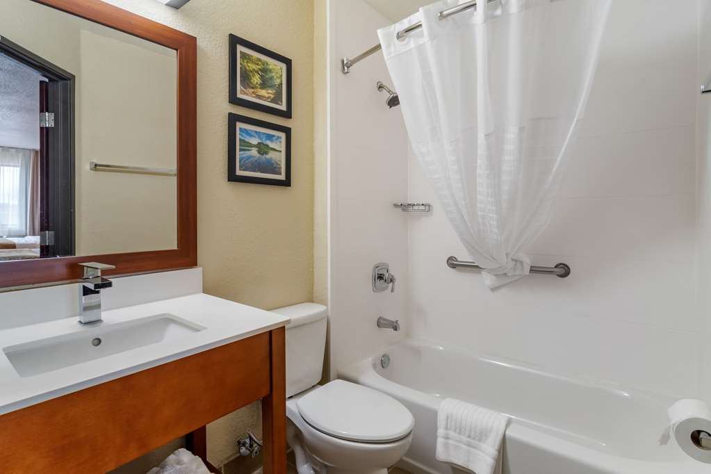 Comfort Inn & Suites South Hill I 85 - photo 24