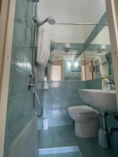 Sea Breeze beachfront home — Gaeta — photo 4