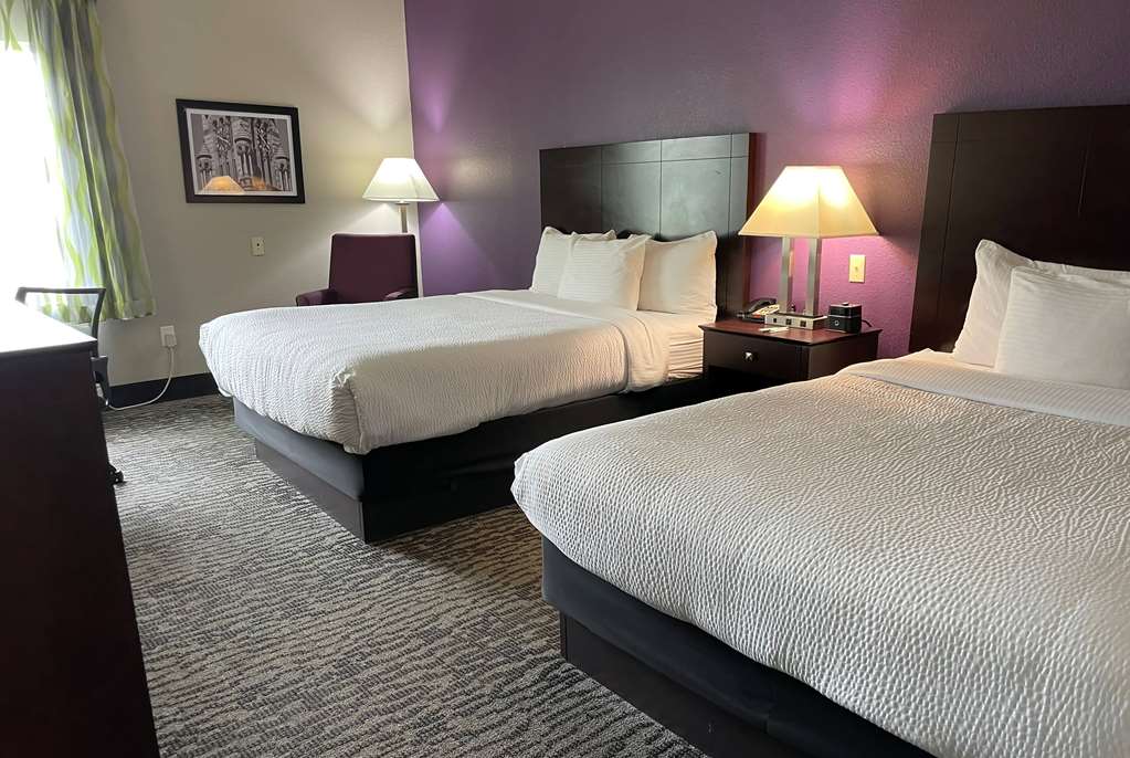 La Quinta Inn & Suites by Wyndham Waxahachie - photo 13