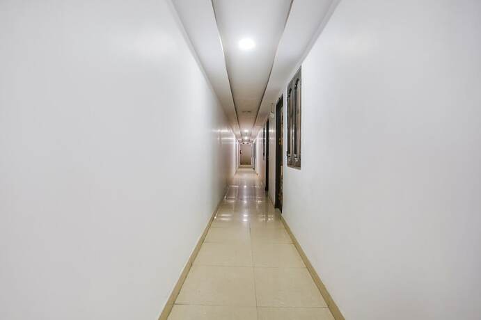 Fabexpress Rk Palace - carbon neutral hotel in Lucknow