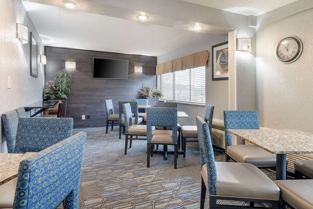 Quality Inn & Suites Mayo Clinic Area - photo 31