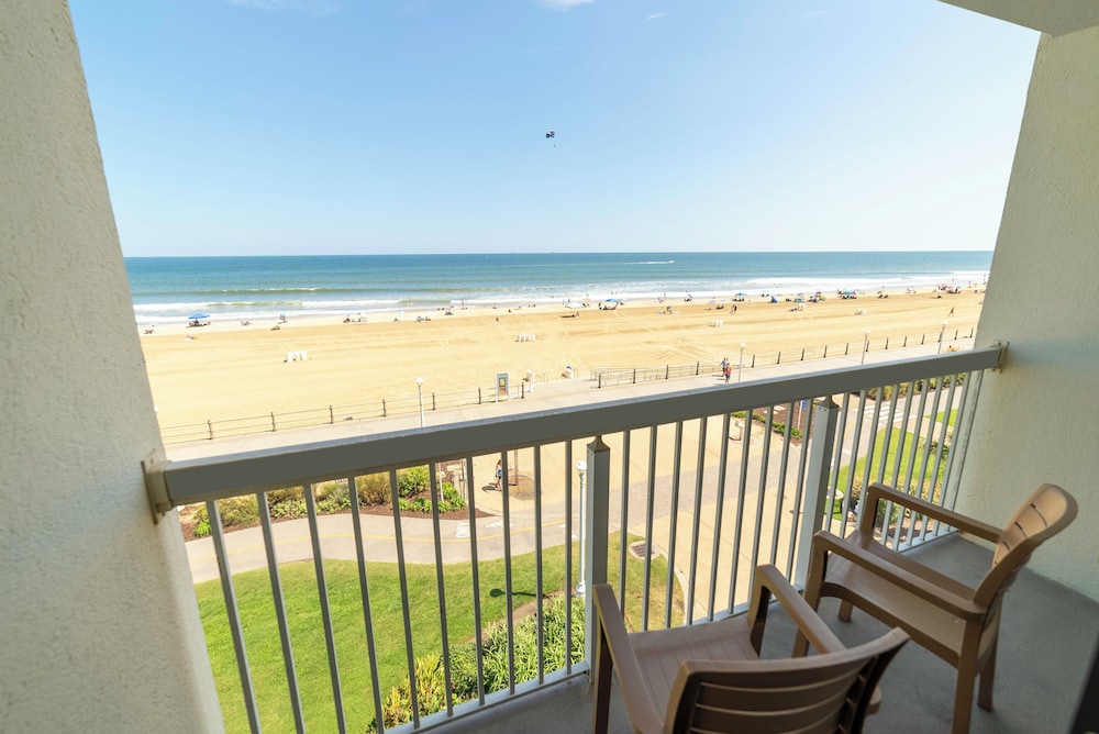 Oceanfront Inn - photo 15