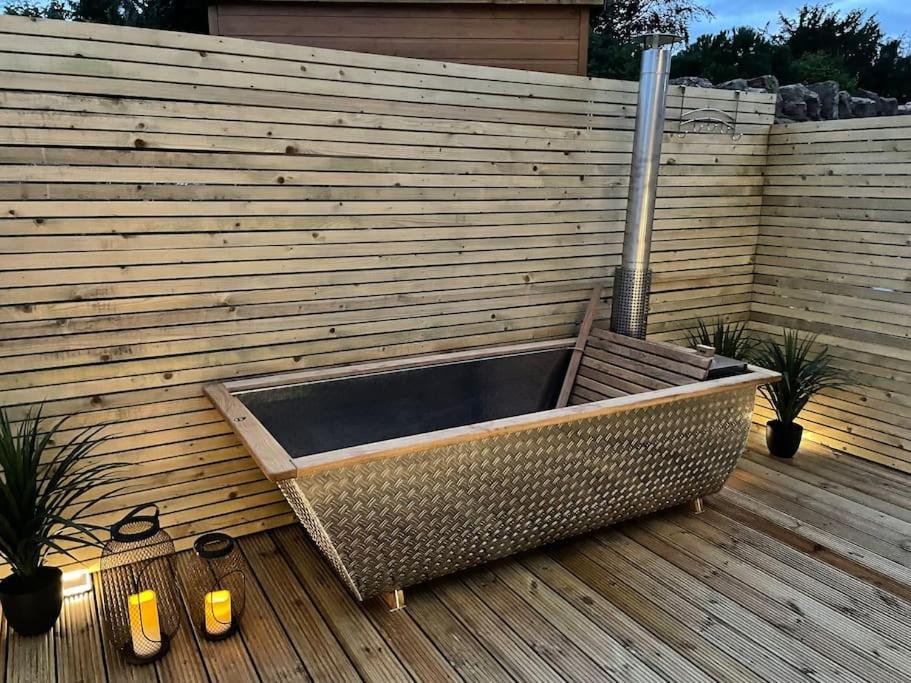 Hill Garth Cottage 2 Bed with Wood Burning Hot Tub — 4-Star Luxury Hotel in Wooler, United Kingdom
