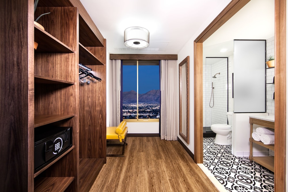 El Cortez Hotel and Casino 21 and Over - photo 10