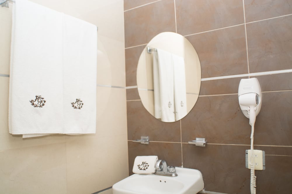 Bathroom sink