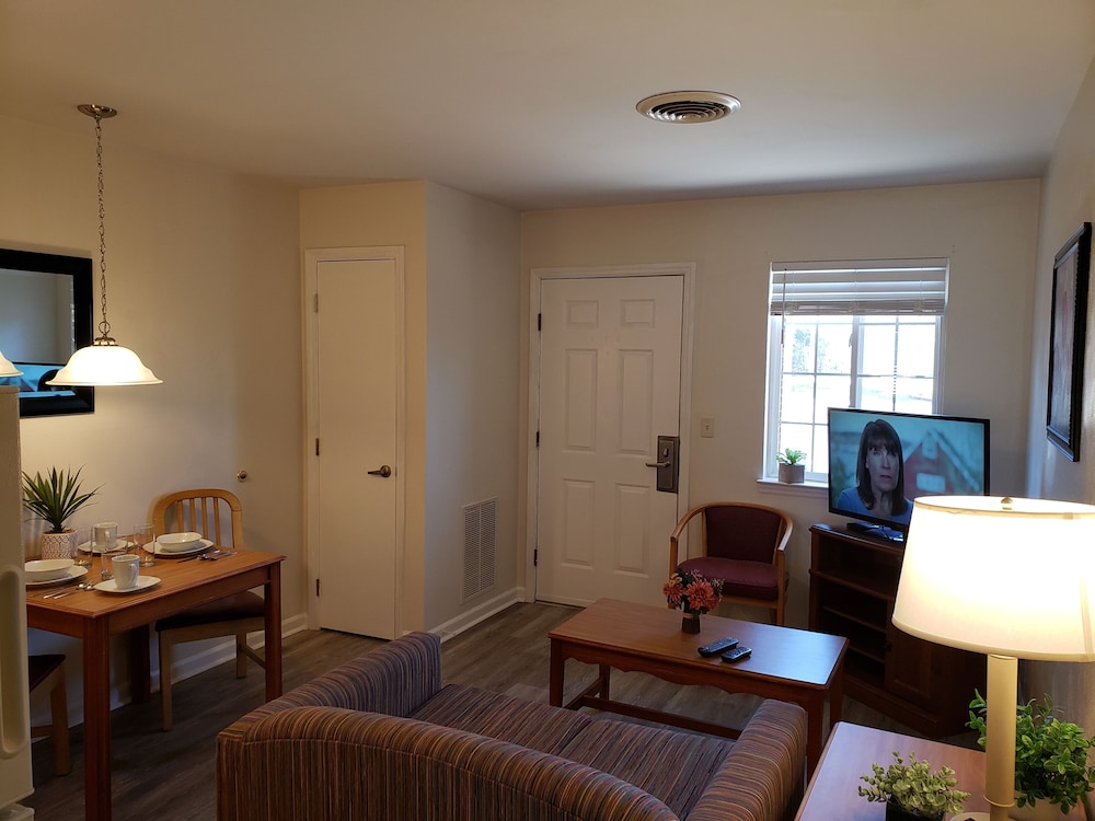 Affordable Suites Burlington - photo 34
